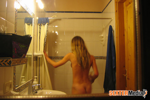 Voyeur pics of amateur girlfriend mastur - Picture 20