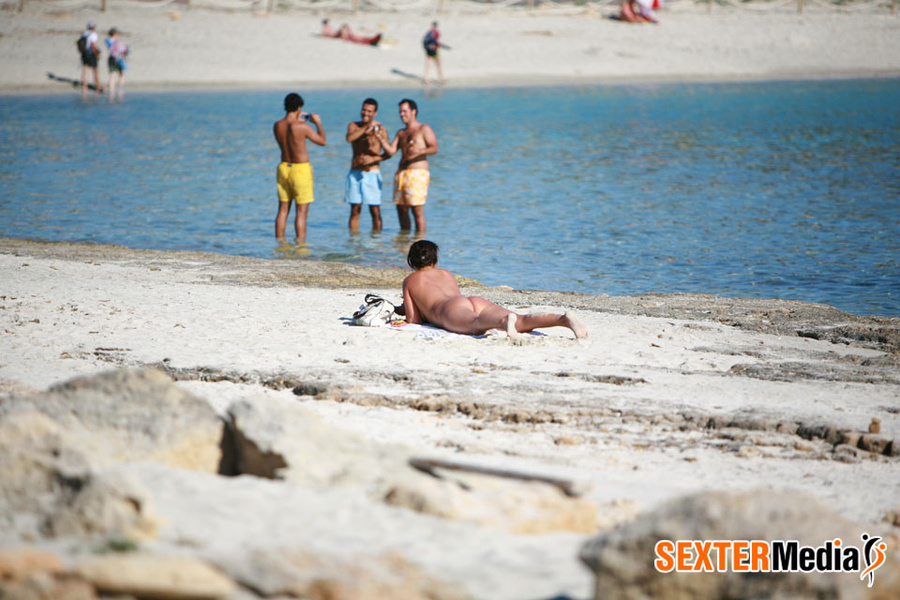 Lusty brunette bimbo exposing her yummy goo - XXX Dessert - Picture 13