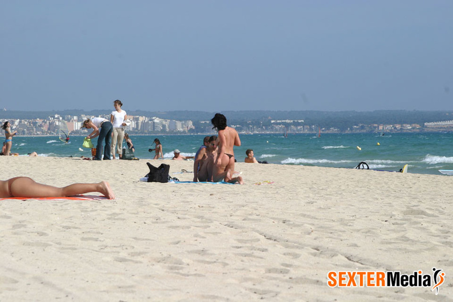 Two big boboed hotties don't mind sunbathin - XXX Dessert - Picture 5