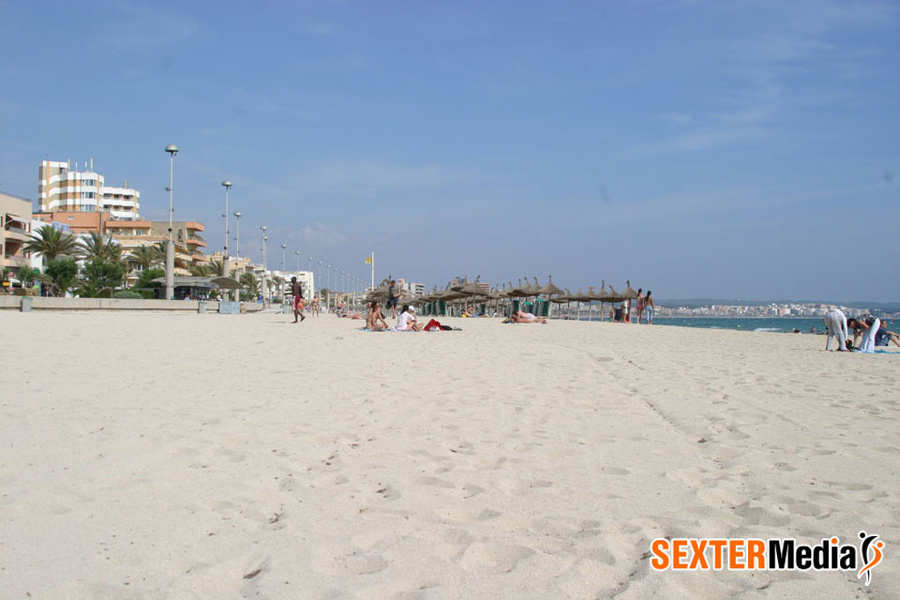 Two big boboed hotties don't mind sunbathin - XXX Dessert - Picture 18