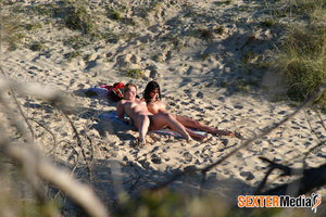 Reality hot pics of two babes caught sun - XXX Dessert - Picture 6