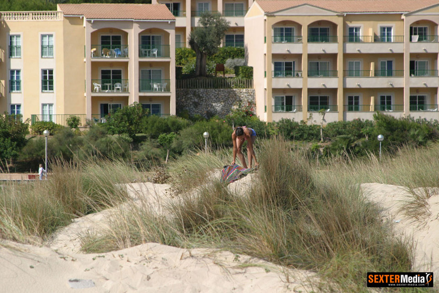 Check out amateur pics of sexy girl sunbath - XXX Dessert - Picture 3