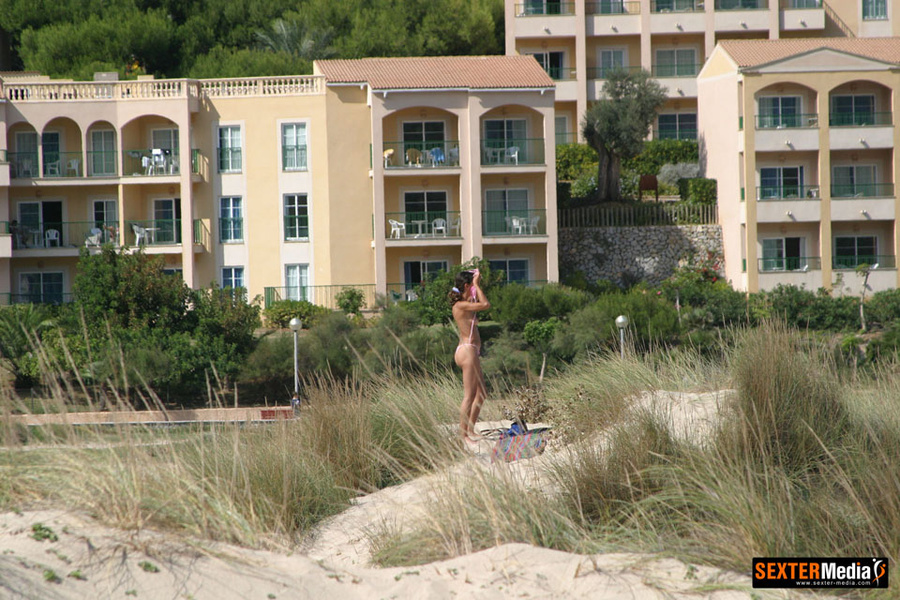 Check out amateur pics of sexy girl sunbath - XXX Dessert - Picture 4