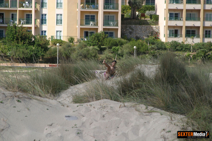 Check out amateur pics of sexy girl sunbath - XXX Dessert - Picture 9