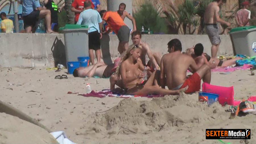 Reality hot pics of two girlfriends kissing - XXX Dessert - Picture 4