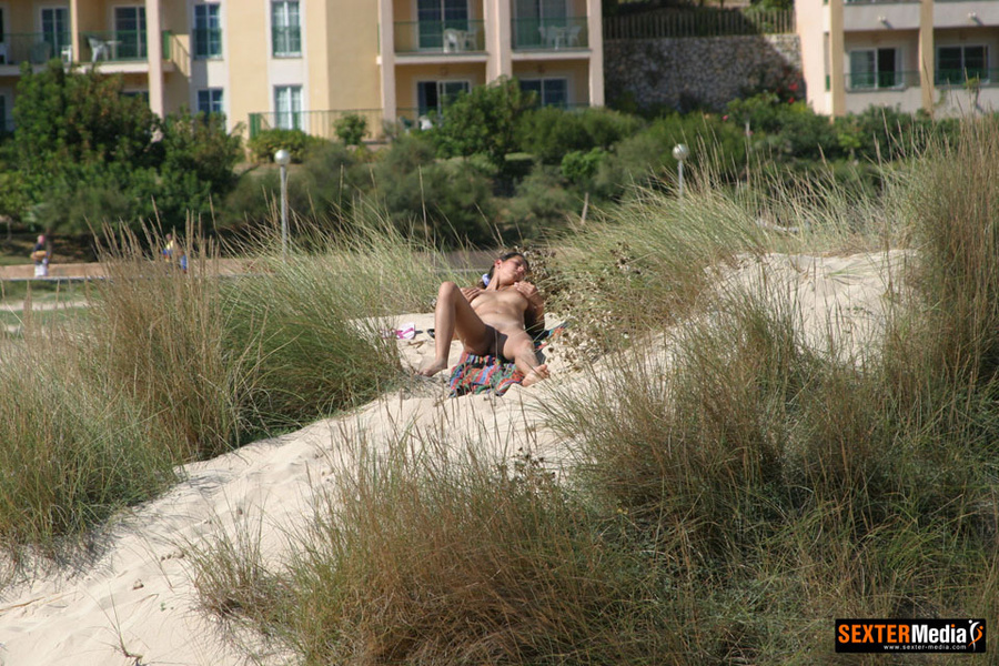 Check out amateur pics of sexy girl sunbath - XXX Dessert - Picture 15