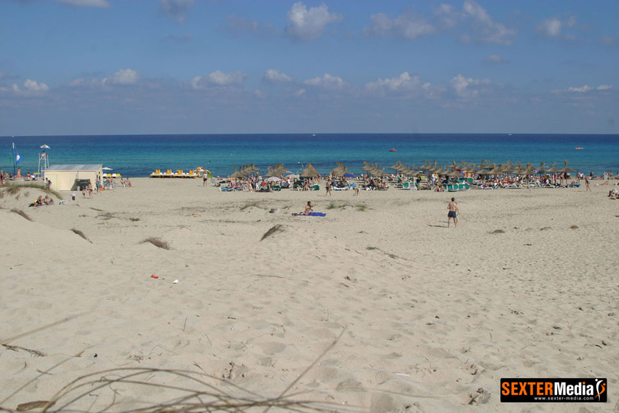 Voyeur pics of amateur babe getting complet - XXX Dessert - Picture 4