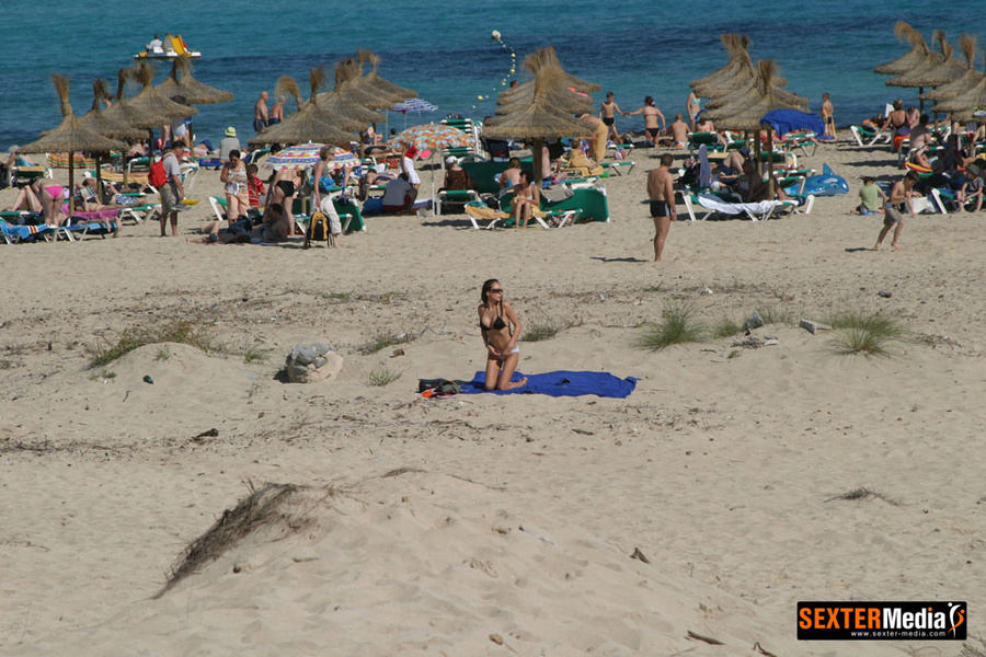 Voyeur pics of amateur babe getting complet - XXX Dessert - Picture 7