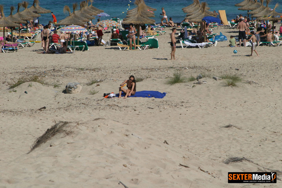 Voyeur pics of amateur babe getting complet - XXX Dessert - Picture 10