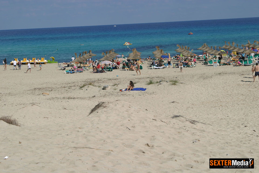 Voyeur pics of amateur babe getting complet - XXX Dessert - Picture 12