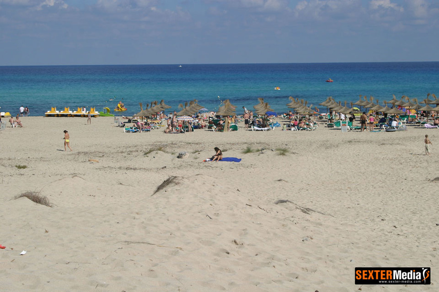 Voyeur pics of amateur babe getting complet - XXX Dessert - Picture 16