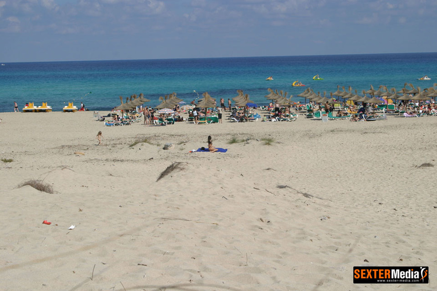 Voyeur pics of amateur babe getting complet - XXX Dessert - Picture 18