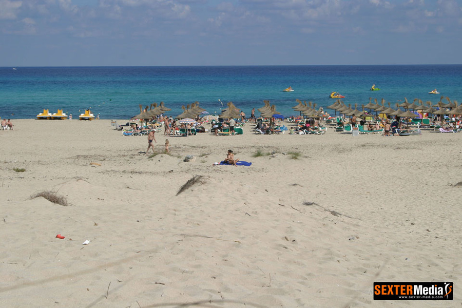 Voyeur pics of amateur babe getting complet - XXX Dessert - Picture 19