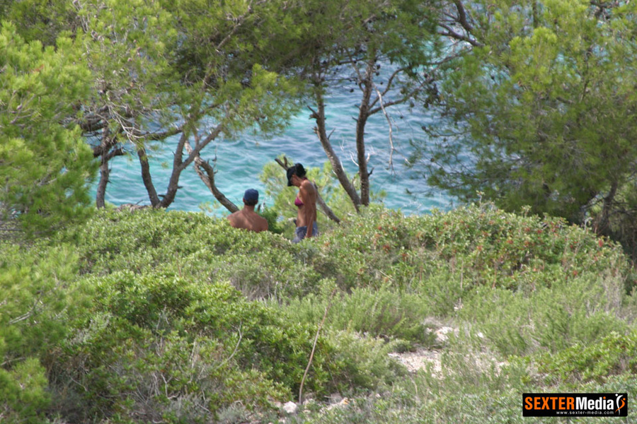 Real amateur couples enjoying outdoor fucki - XXX Dessert - Picture 2