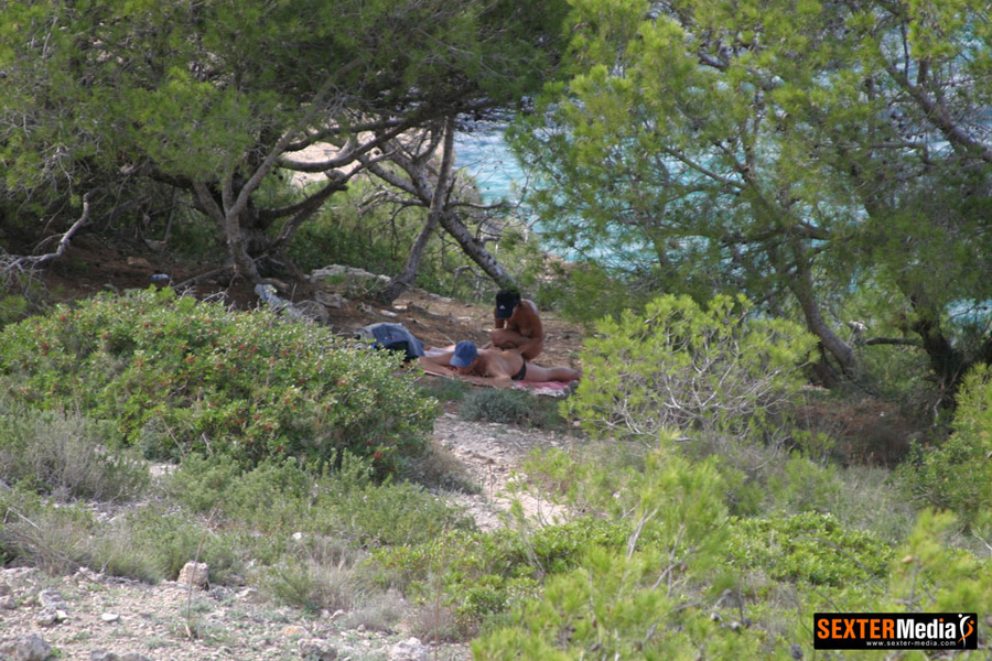 Real amateur couples enjoying outdoor fucki - XXX Dessert - Picture 5