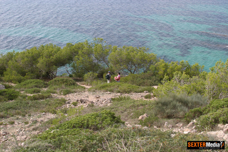 Real amateur couples enjoying outdoor fucki - XXX Dessert - Picture 11