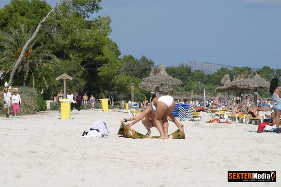 Two amateur lusty chicks sunbathing topless - XXX Dessert - Picture 10