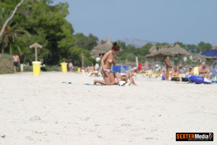 Two amateur lusty chicks sunbathing topless - XXX Dessert - Picture 11