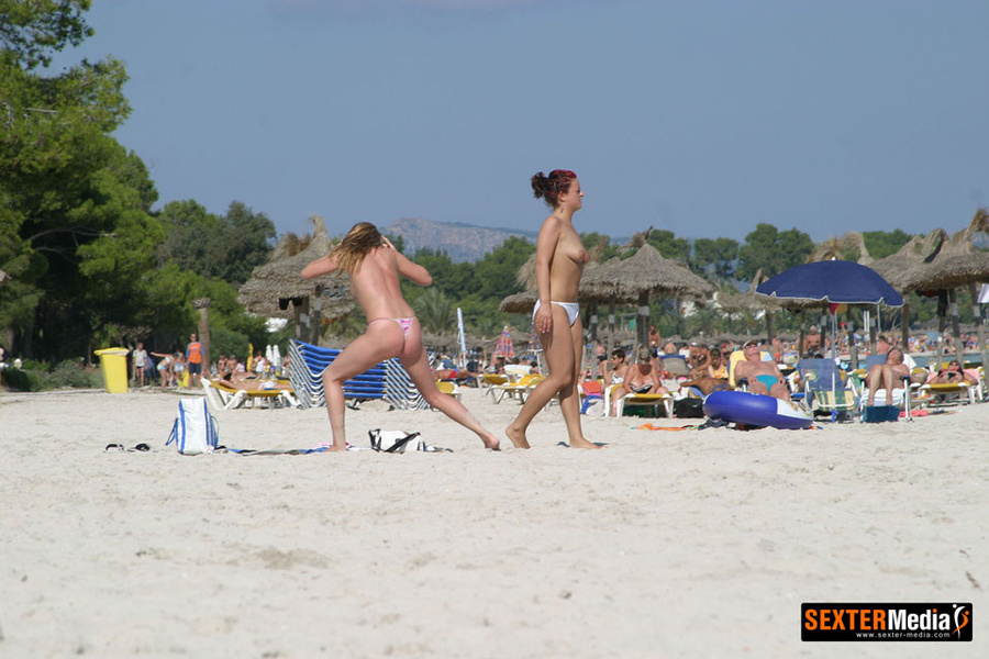 amateur lusty chicks sunbathing