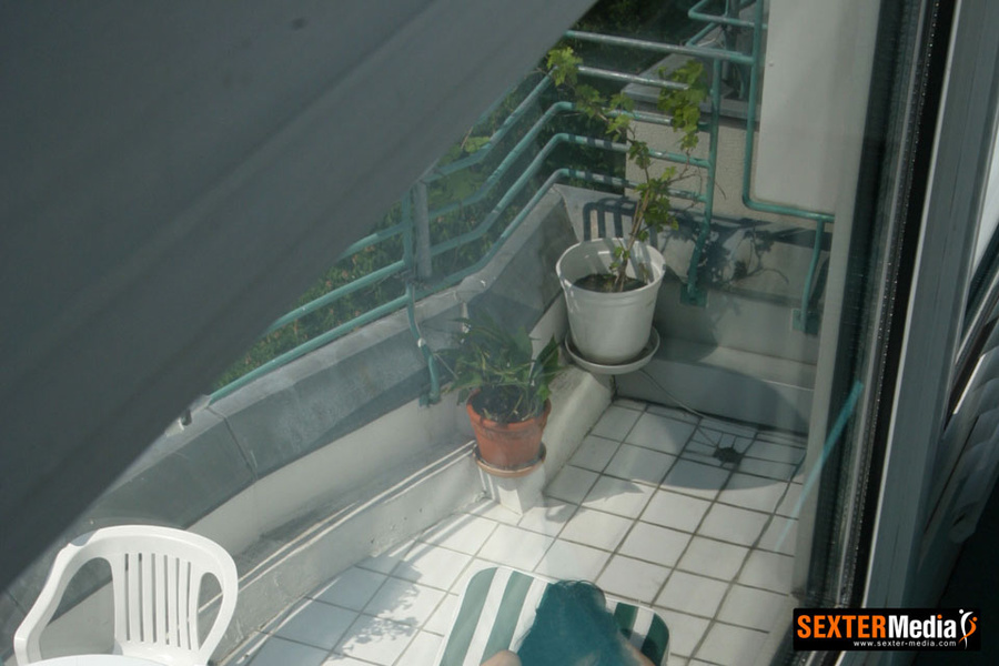 Dark haired sexy stunner sunbathing totally - XXX Dessert - Picture 11