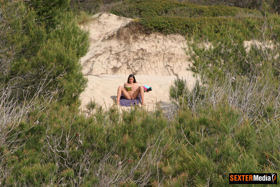 Shaved pussy taking off her bikini and spre - XXX Dessert - Picture 13