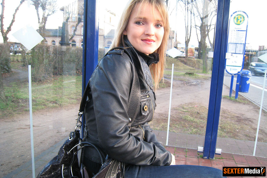 Blonde shaved pussy bimbo sucking and fucki - XXX Dessert - Picture 1