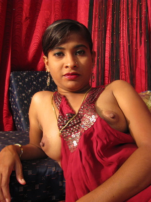 Young Indian Girl With Small Tits Spread - Picture 5