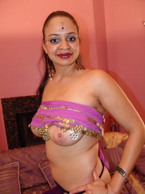 Big tit Indian Lasmi pulls on her erect  - Picture 3