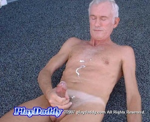 Older horny guy gets his cock sucked and - Picture 1