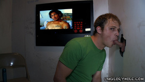 Straight guy become tricked by the unglo - XXX Dessert - Picture 10