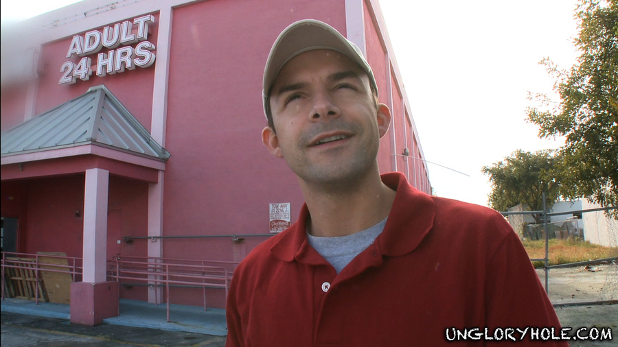 Invite your friend to our ungloryhole and h - XXX Dessert - Picture 1