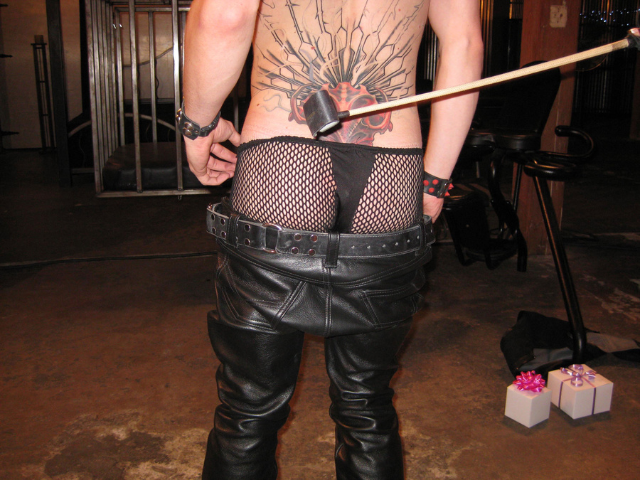 Restrained and clothespins abused stud gets - XXX Dessert - Picture 2