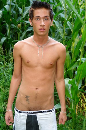 Wanking his own long gay porn jang in high green reed! - XXXonXXX - Pic 6