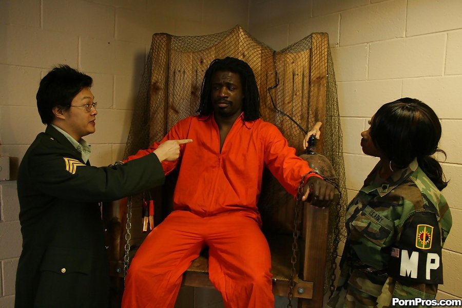 American stripping ebony blowjob - XXX Dessert - Picture 2