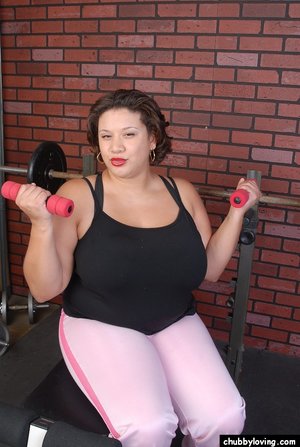 Chubby big tits gym