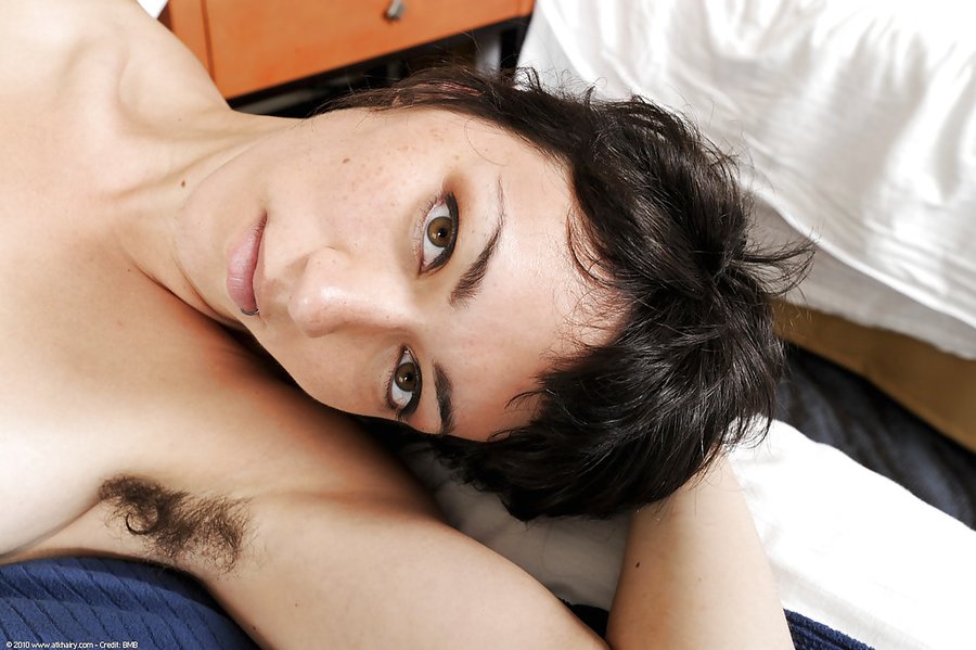 Hirsute amateur babe - XXX Dessert - Picture 14