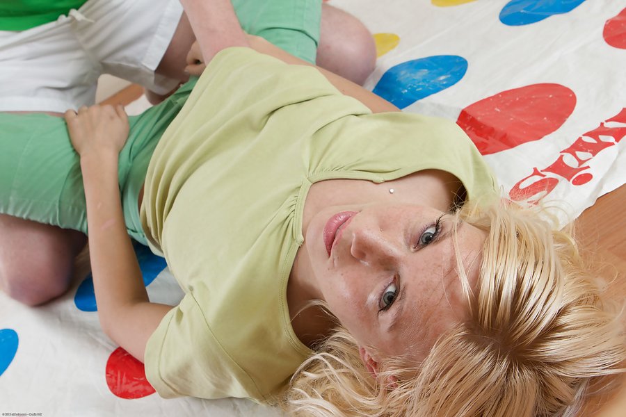 Beautiful amateur facial - XXX Dessert - Picture 2