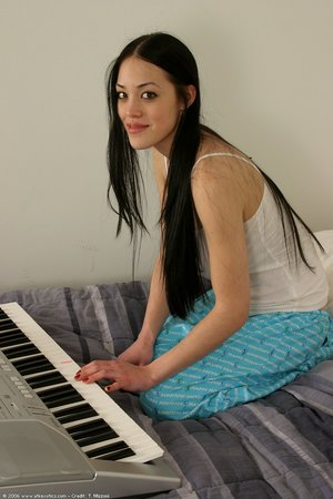 Natural tits naked - XXX Dessert - Picture 2