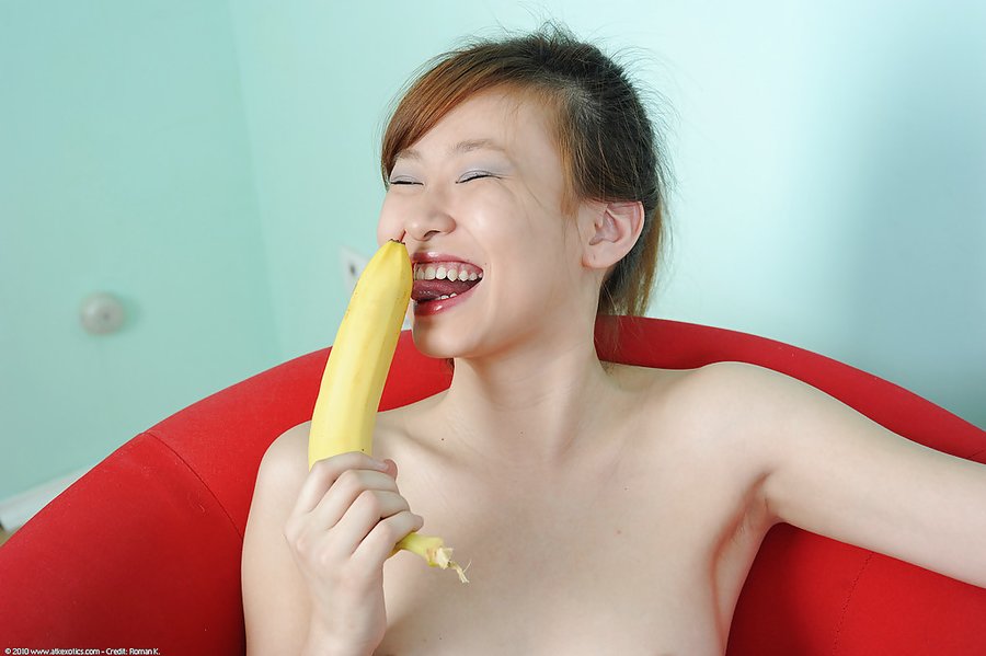 Relaxed amateur dildo masturbation - XXX Dessert - Picture 7