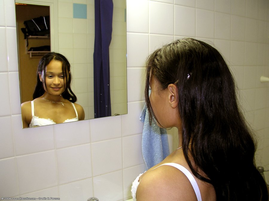 Beautiful pissing - XXX Dessert - Picture 10