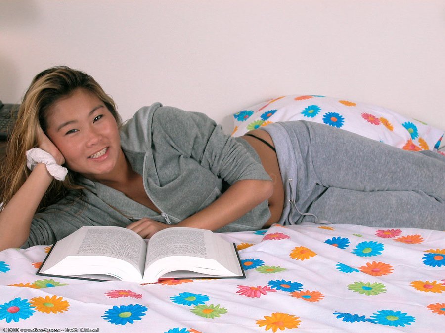 Tiny small asian - XXXonXXX - Pic 1