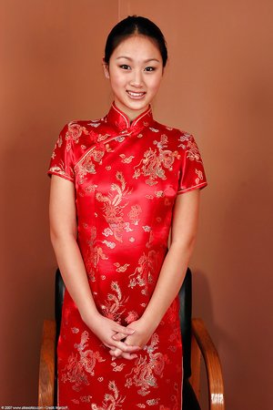 Small tits chinese - Picture 1