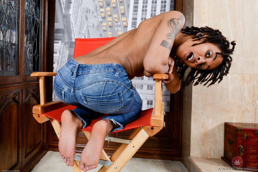 American beautiful brunette big tits - XXXonXXX - Pic 4