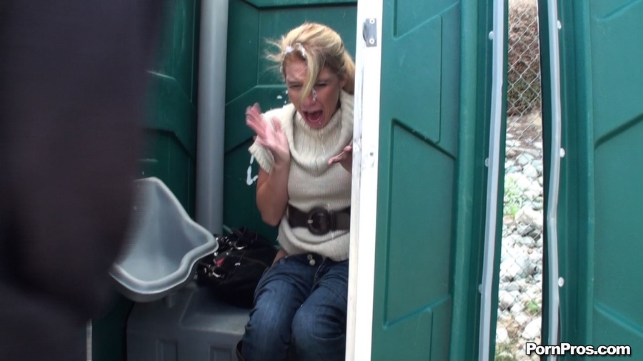 Spy sex. Lock the door slut. - XXX Dessert - Picture 7