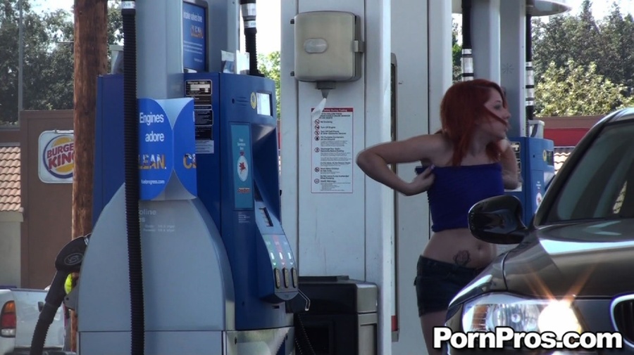 Public porn. Stupid girl gets sharked on th - XXX Dessert - Picture 8