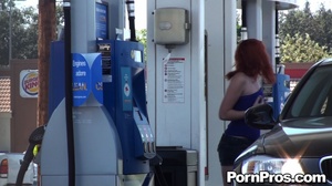 Public porn. Stupid girl gets sharked on - Picture 9