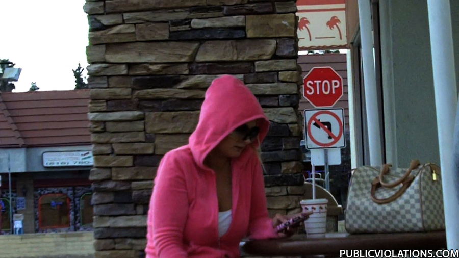 Outdoor nudity. Dumb girl getting jizzed on - XXX Dessert - Picture 3
