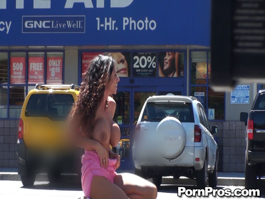 Porn public. Pink tube top gets slipped. - XXX Dessert - Picture 12