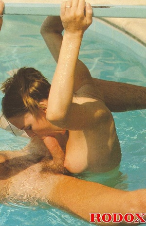 Hairy babes. Fucking two hairy and wet s - Picture 13