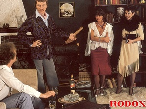 Horny hairy pussy. Retro group four horn - Picture 2